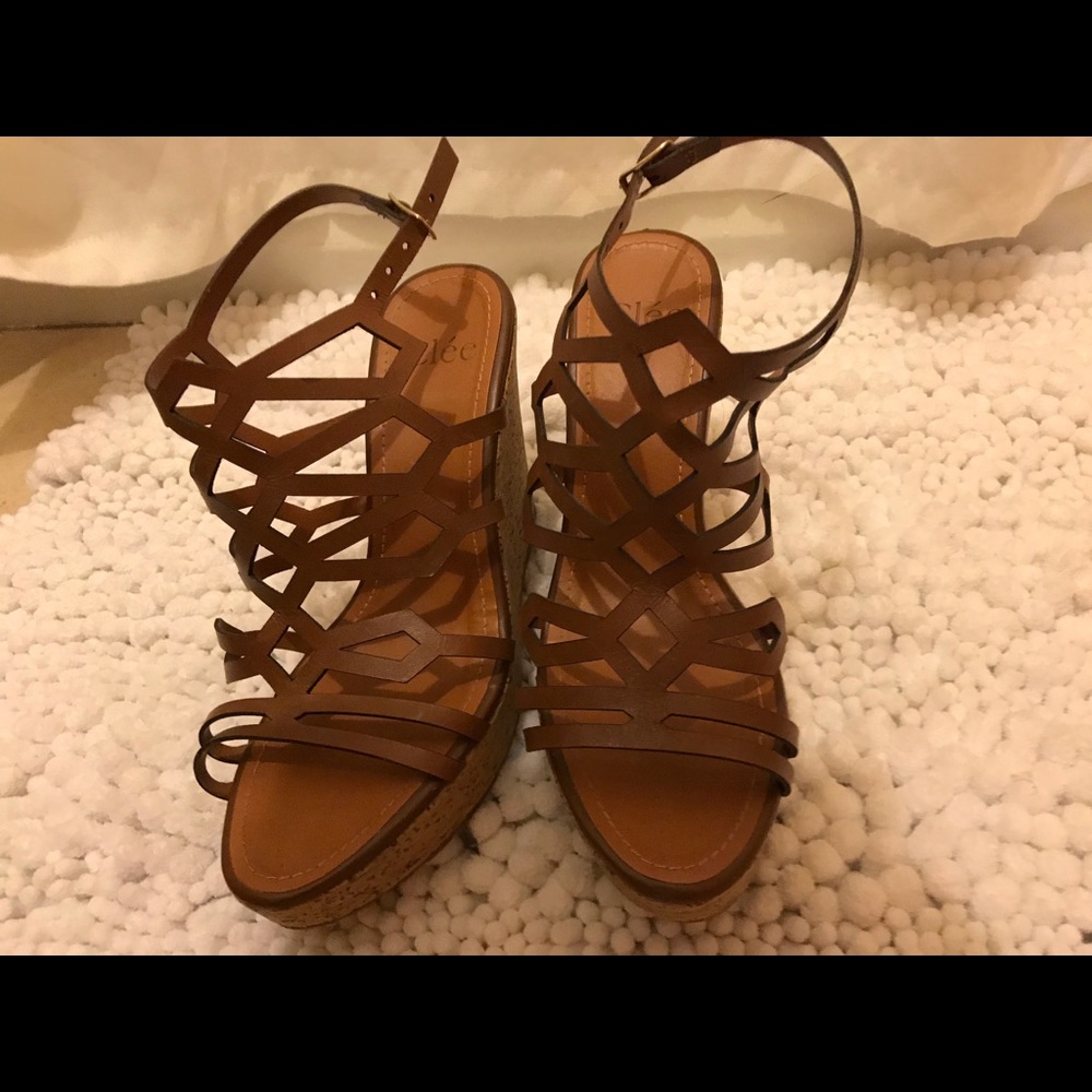 Brown leather wedges. Size:7 Brand:Soirée